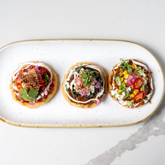 Tinga Sopes.